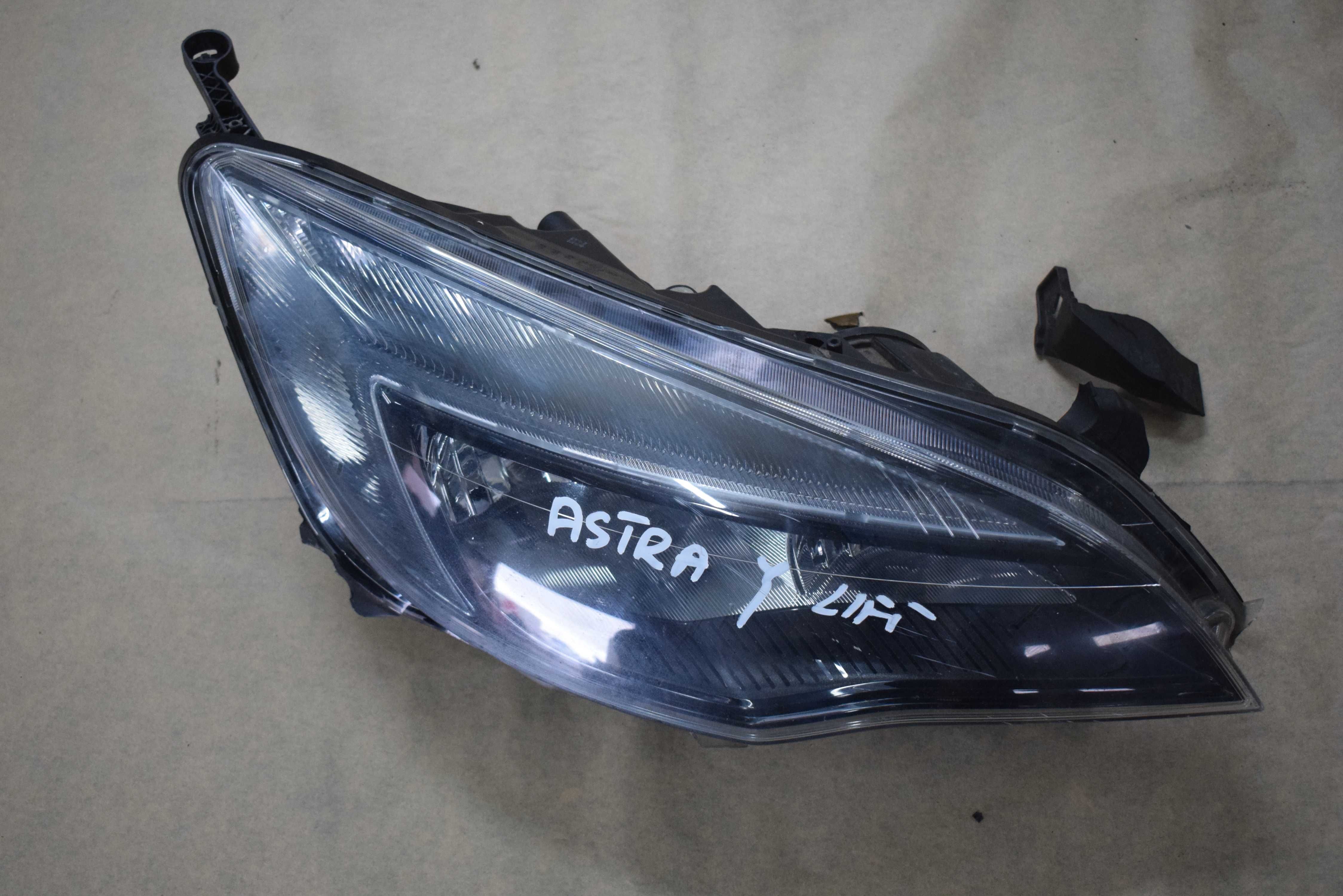 lampa prawa przód OPEL ASTRA IV J LIFT LED 15r.133.65291.europa