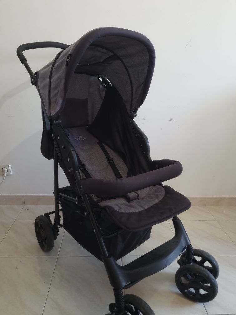 Carrinho de passeio para bebê com ovo