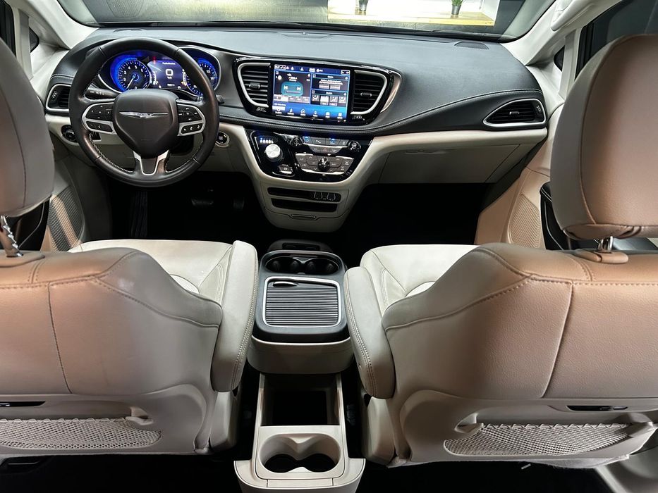 Wypożyczalnia wynajem samochodów bus- 8/9 osobowe, VIP