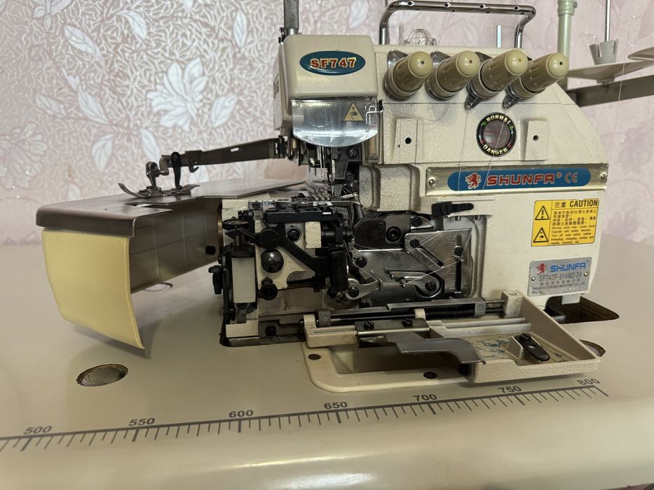 Четырехниточный оверлок Shunfa SF 747