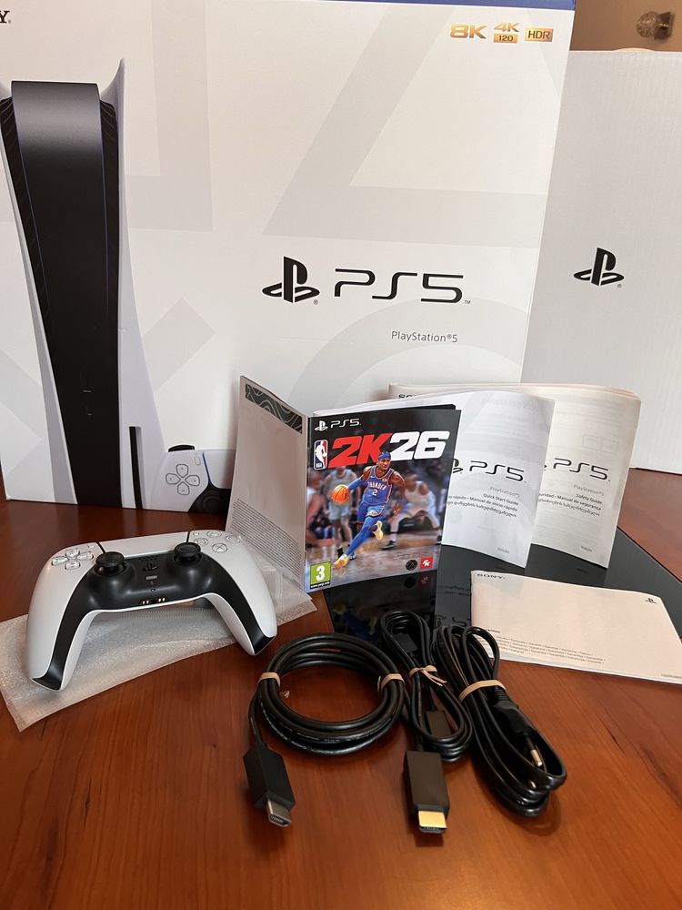 Caixa Playstation 5 c/ acessórios e DualSense