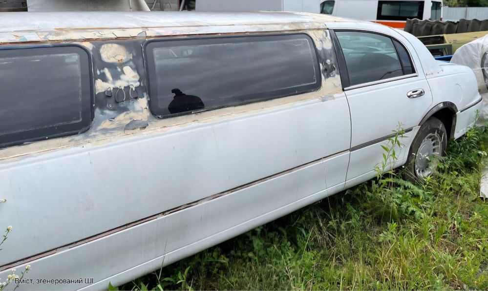 Lincoln town car