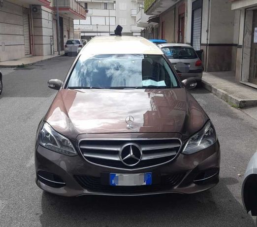 Karawan pogrzebowy Mercedes Benz