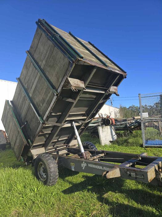 Reboque Agricola Tribasculante Herculano 5000 kg - Usado