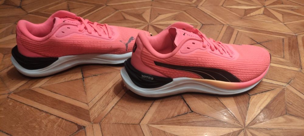 Кросівки для бігу Puma nitro electricity 23см стопа