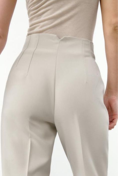 Трендові класичні штани Zara