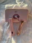 Rozświetlacz w płynie Charlotte Tilbury Beauty Light Wand