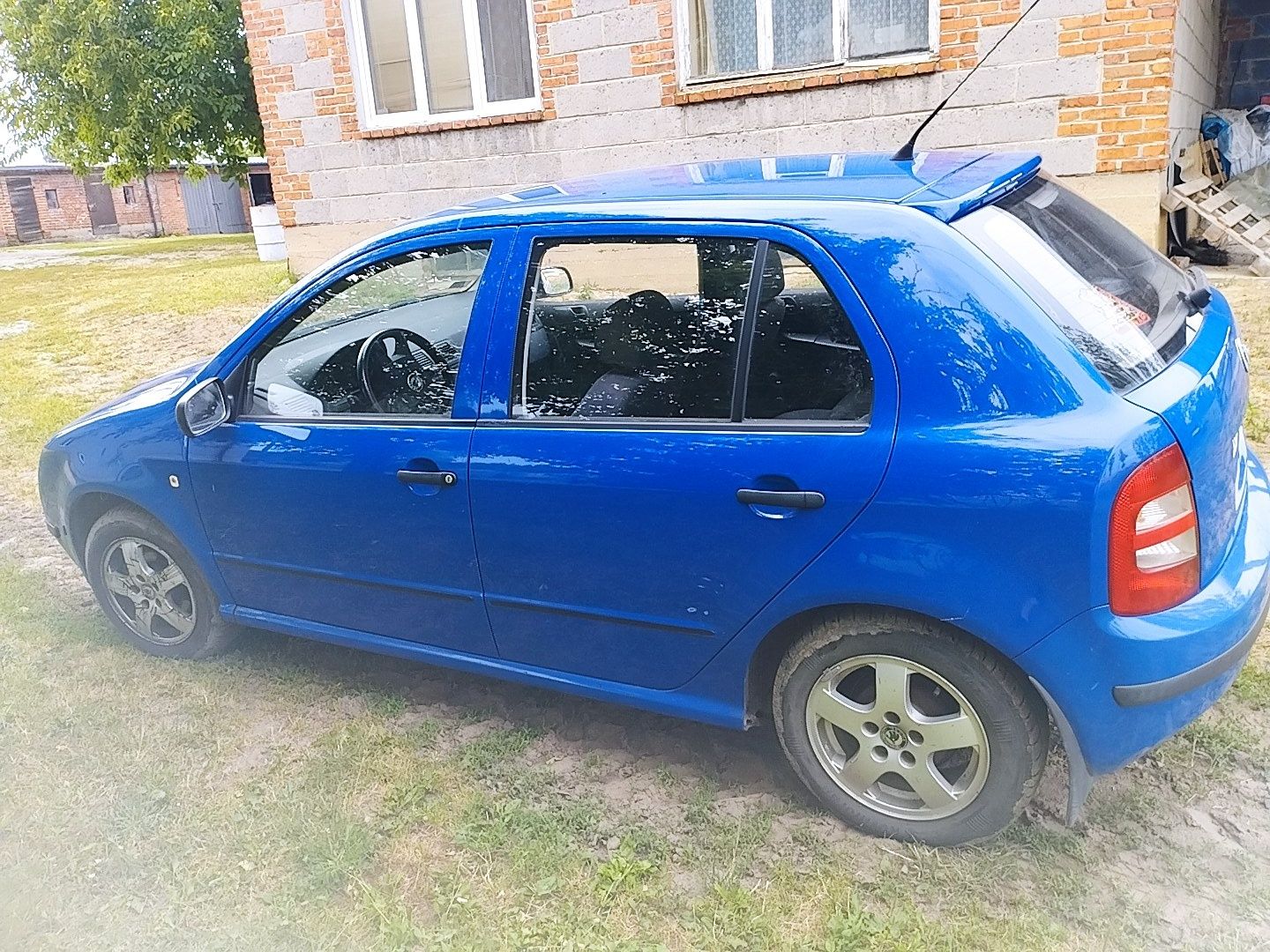 Sprzedam skoda fabia 1.4 8v MPI niski przebieg.