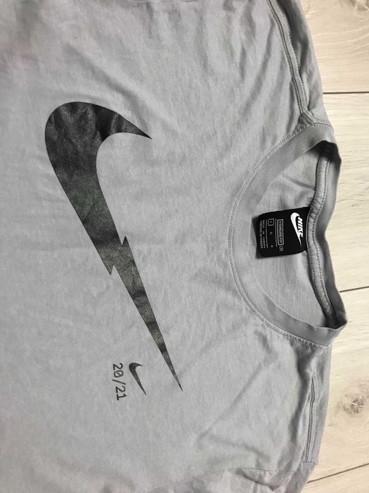 NIKE r.L oryginalna koszulka męska w dobrym stanie