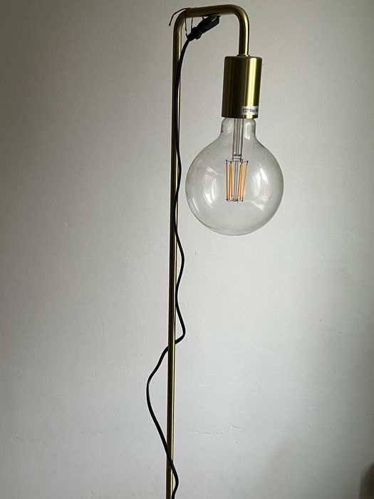Lampa podłogowa .