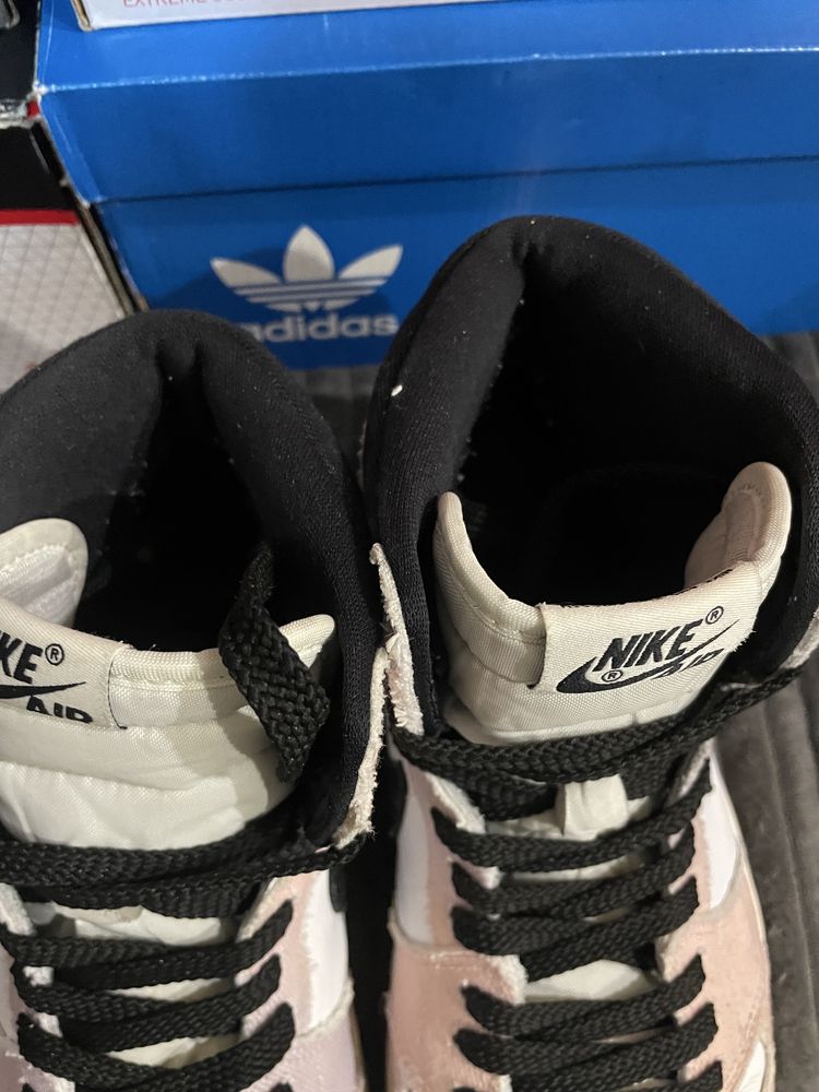 Чоловічі кросівки Nike Air Jordan 1 Retro High OG Skyline 42,5(27см)