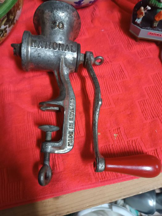 Picadora e trituradora ( nacional ) antiga