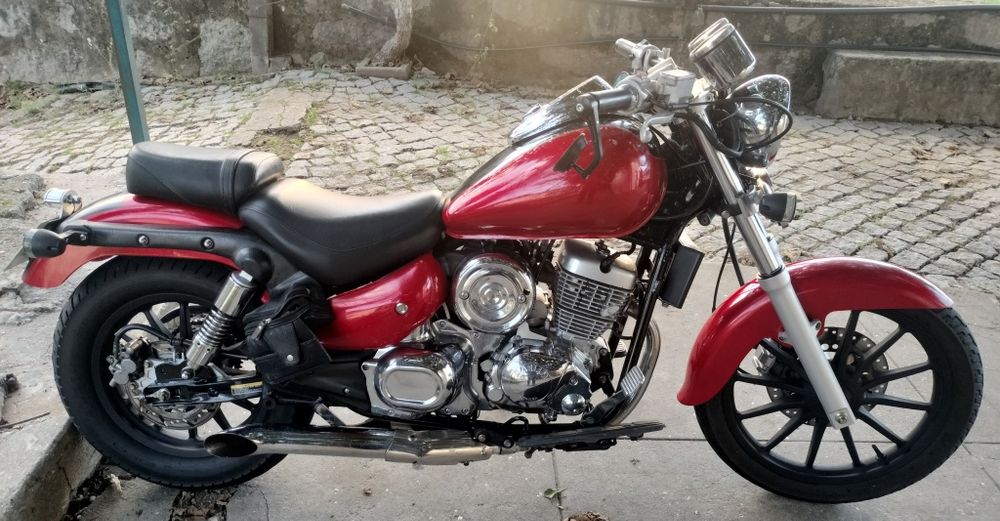 Vendo Daelim  com muitos poucos km