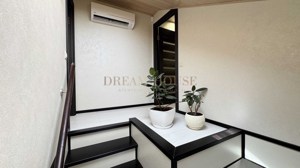 Трьохкімнатна квартира з ремонтом у Гранд Виллас. Газове опалення