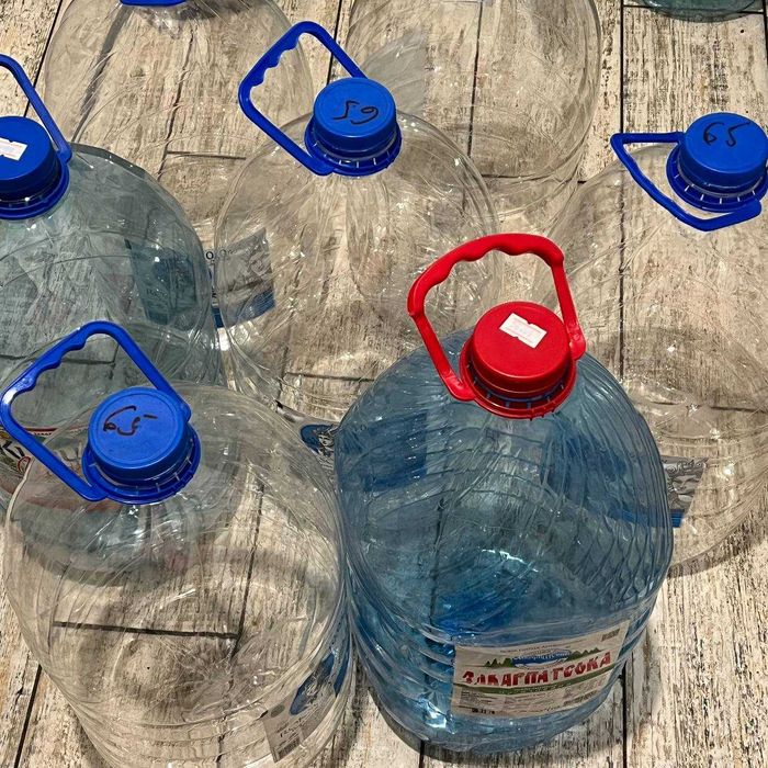 Бутиль 10 л, 6 л - чисті бутлі з-під магазинної води. Ужгород