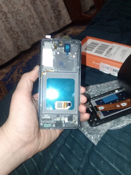 Продам дисплей на samsung s21