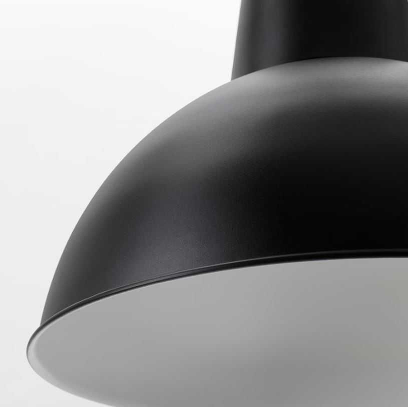 Lampa wisząca Ikea Skurup czarna z żarówką | Ø 38cm