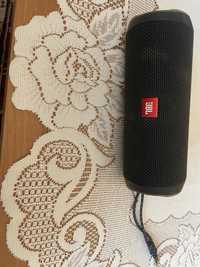 Sprzedam głośnik  jbl flip 4