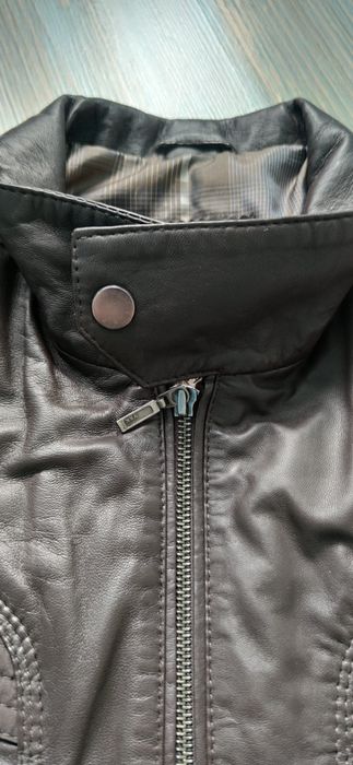Чоловіча шкіряна демісезонна куртка, розмір S