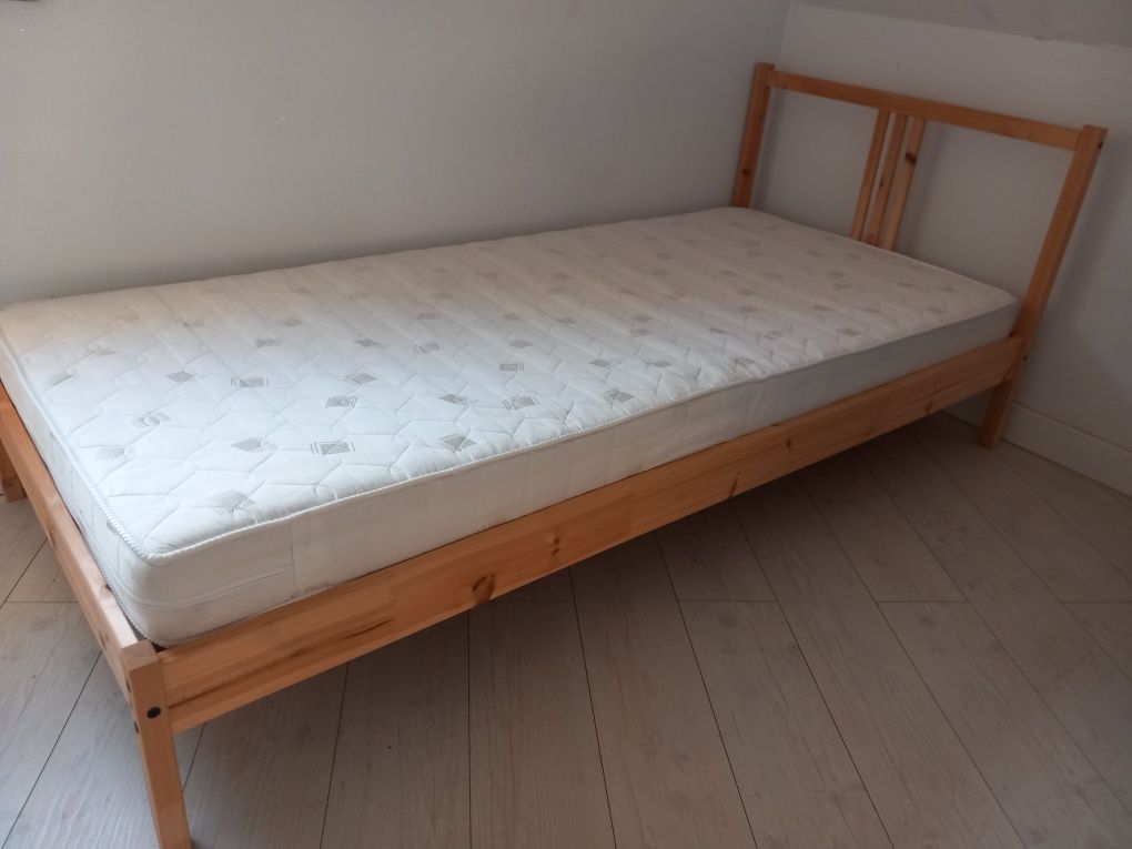Łóżko dziecięce Ikea z materacem