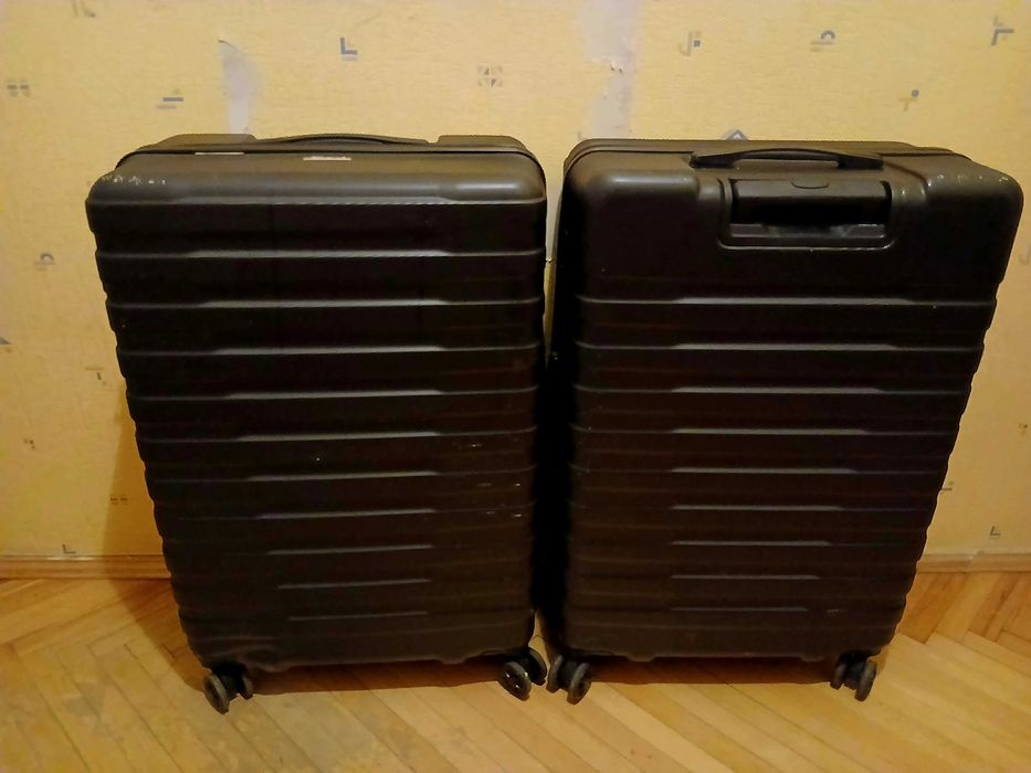 2 duże walizki i 1 torba