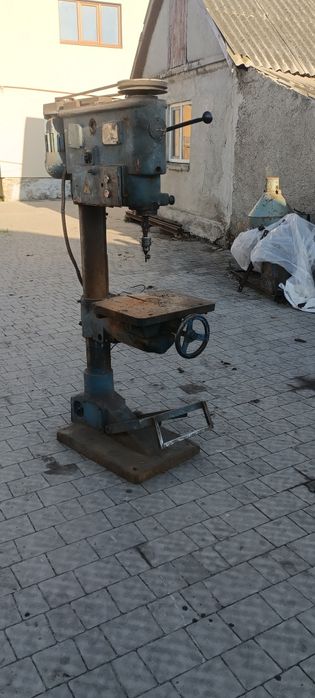 Сверлильний станок,свердлильний станок