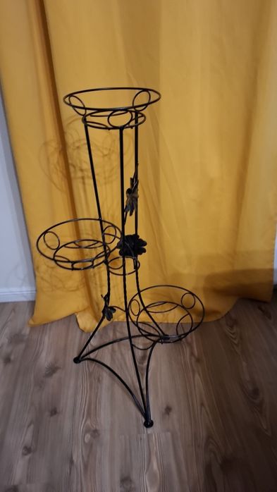 Kwietnik na 3 rosliny