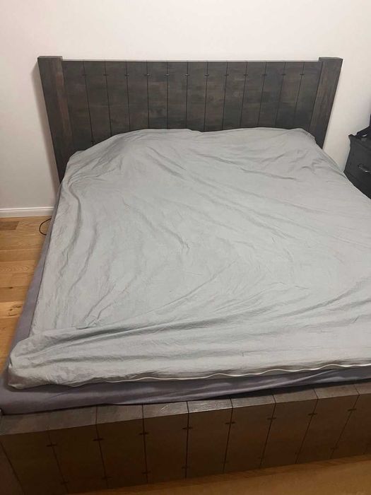 Komplet mebli sypialnianych – łóżko, komoda z lustrem, 2 szafki nocne