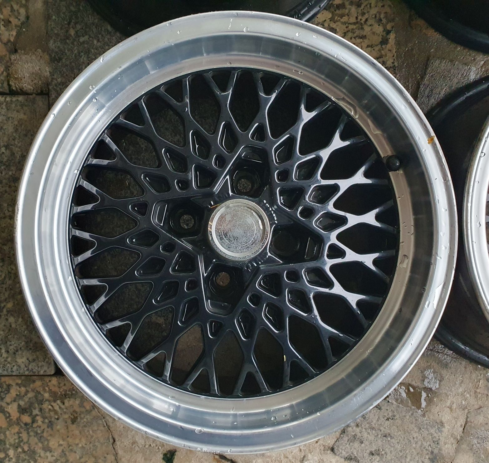 4 jantes ETA BETA LUCY 15"/8J com furação 4x100 mesh