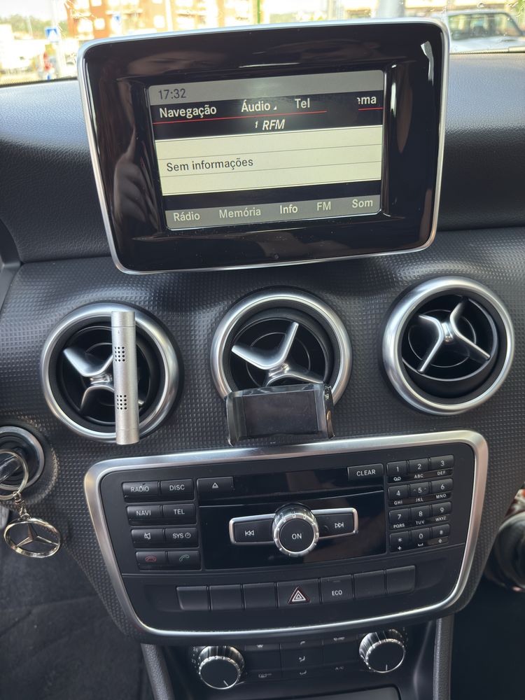 Mercedes-Benz A180