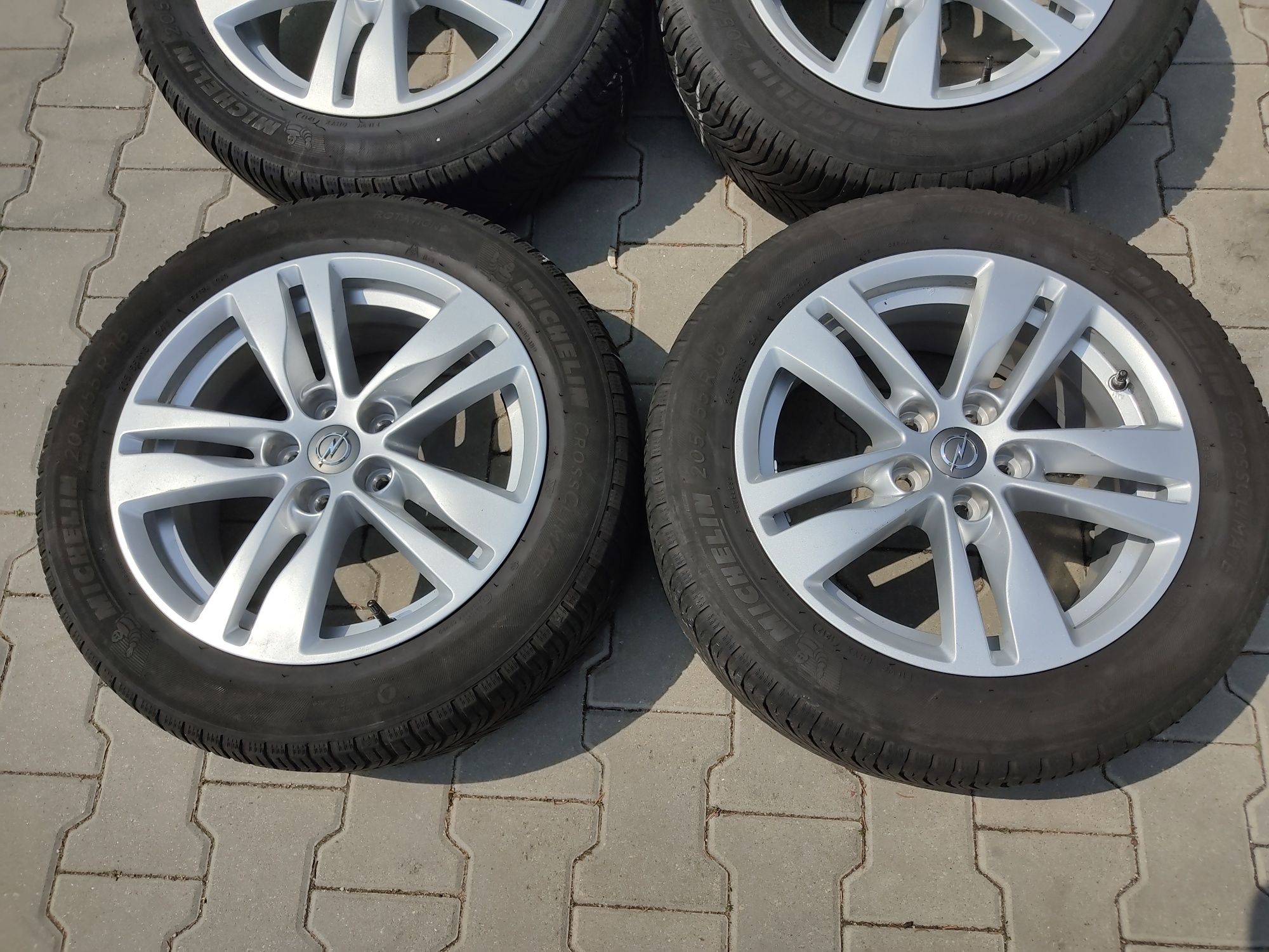 komplet kół letnich do Opla Astry K 5*105 Et 41 otwór 56.6 R 16