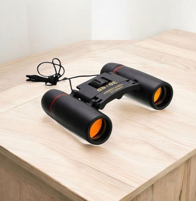 Nowa czarna lornetka myśliwska