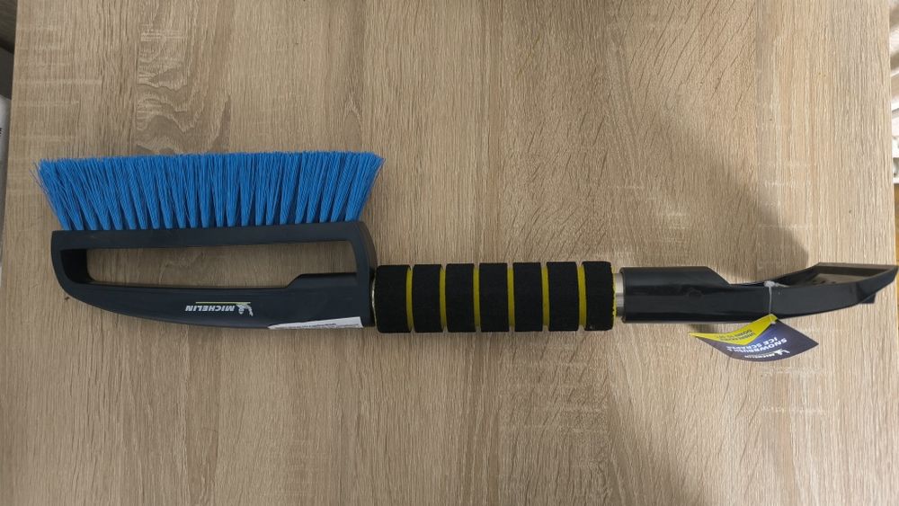 Щітка для снігу зі скребком Michelin