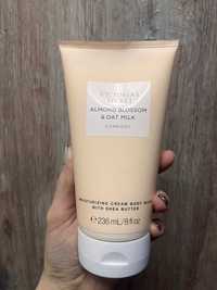 Nowy balsam do ciała Victoria’s Secret Almond blossom & oat milk