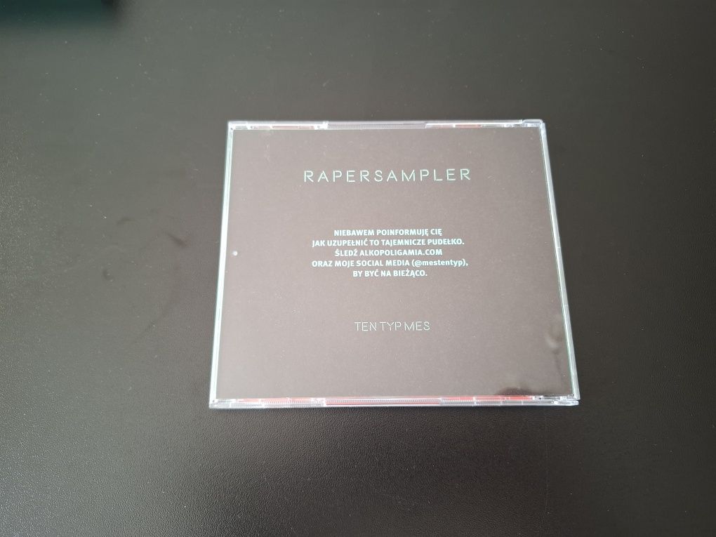 Płyta CD Rapersampler w pudełku z dodatkiem z autografem Ten typ Mes a