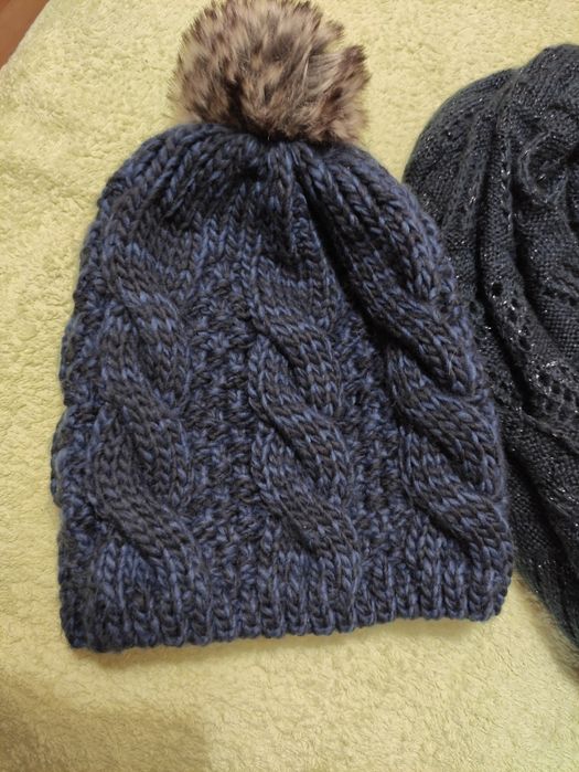 Шапка женская с помпоном и шарф в подарок