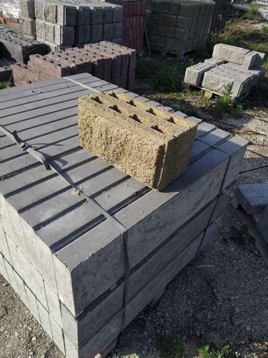 Бруківка, поребрик, будівельні блоки на замовлення. Найкраща ціна