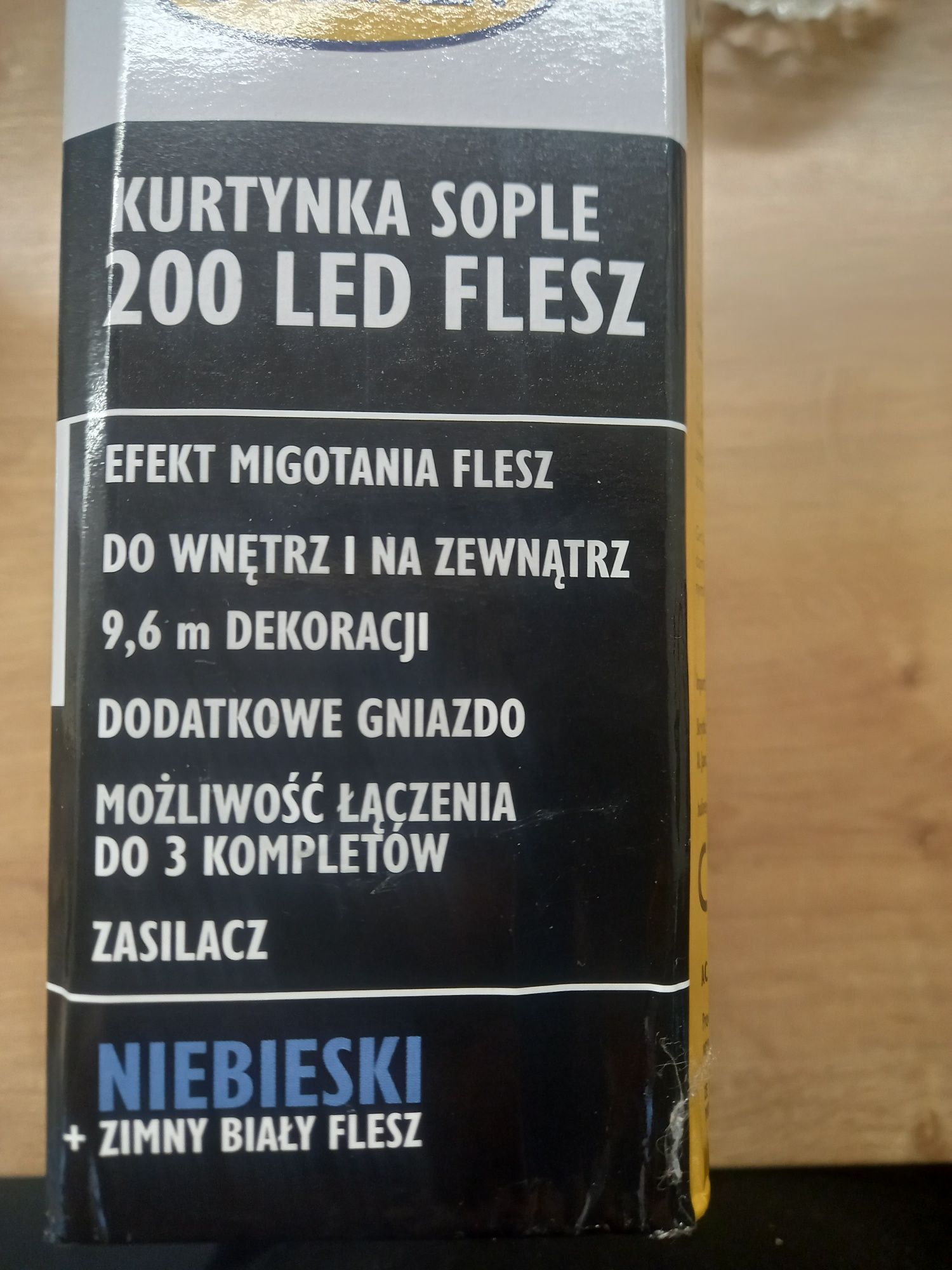 Kurtyna z fleszem ponad 19 metrów oświetlenia