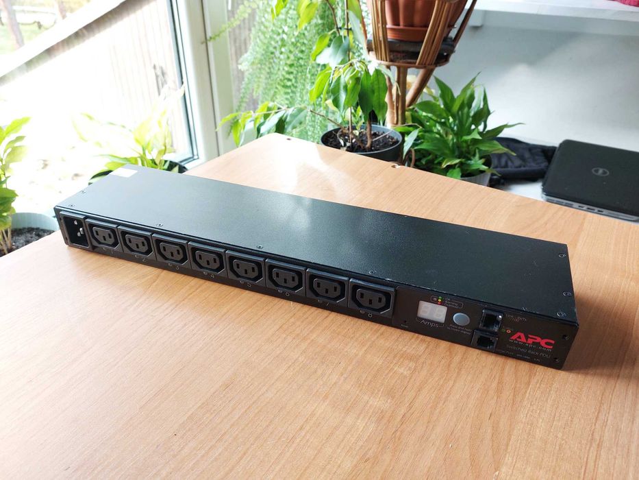 Listwa PDU zarządzana APC AP7921 (8 gniazd)