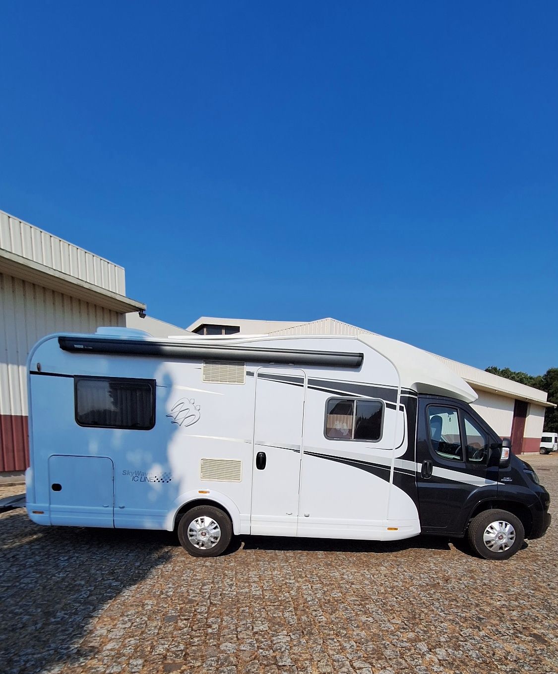 Autocaravana Knaus Sky wave perfilada c/nova de 2017