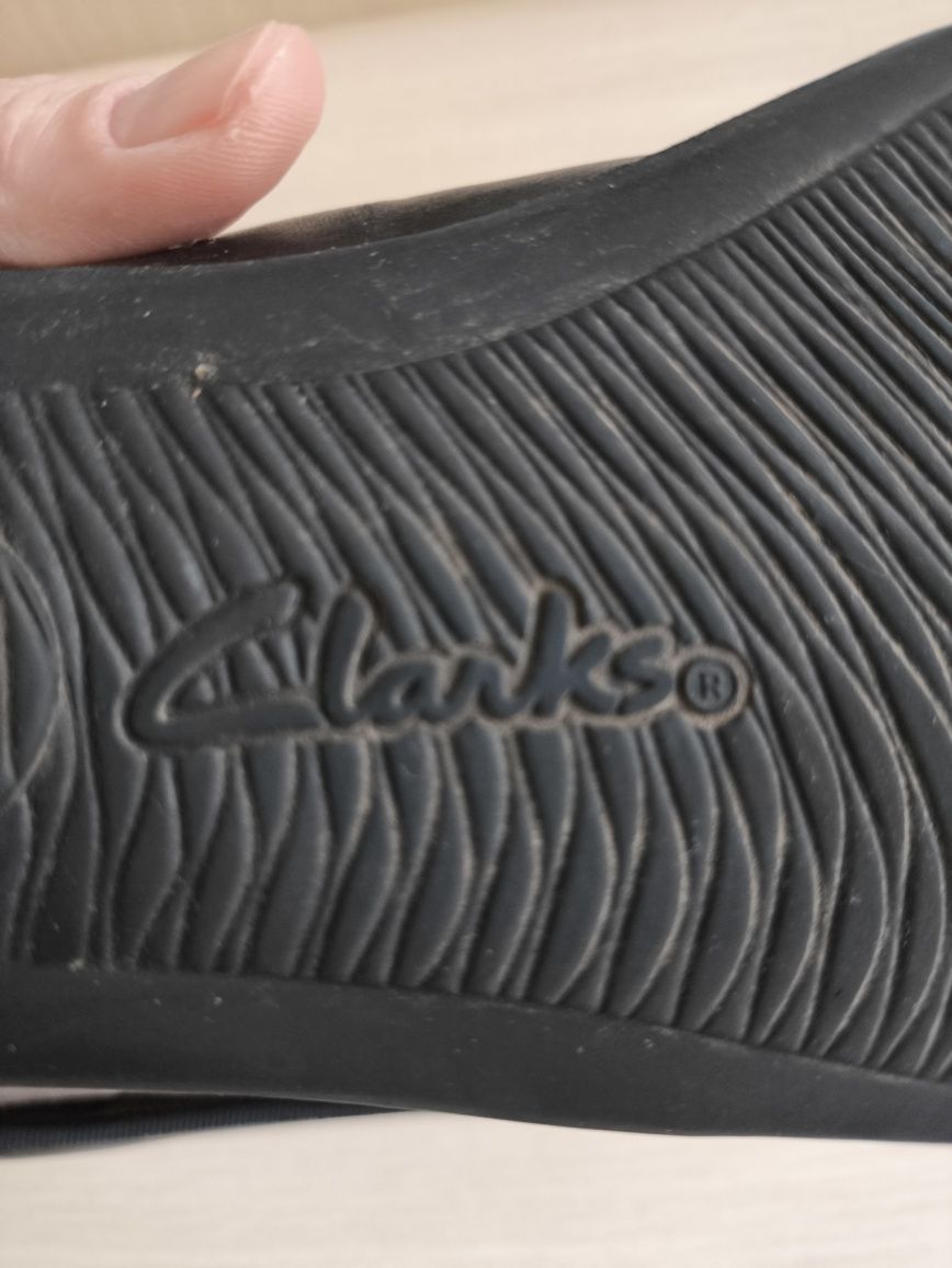 Продам балетки, туфли,мокасины женские Clarks из натуральной кожи