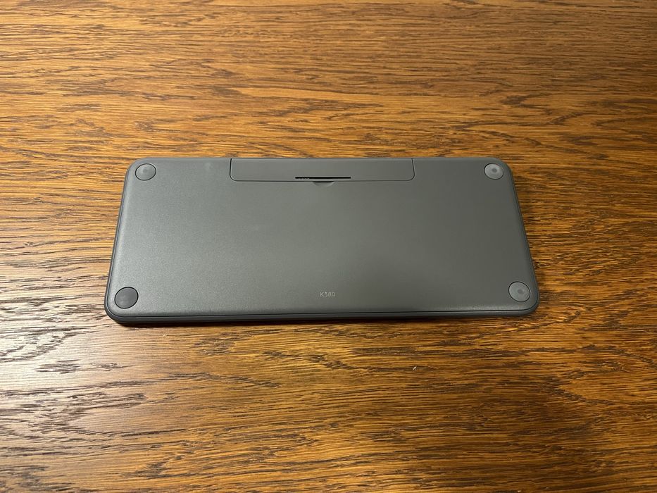 iPad 9 gen. 64 gb + Apple Pencil +etui + klawiatura Logitech K380 s