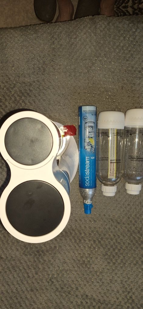 Saturator sodastream z butlami