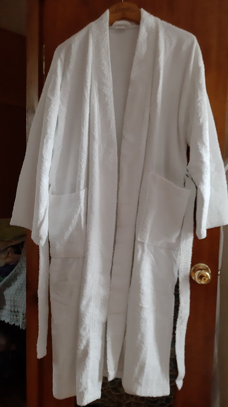 Махровый банный халат