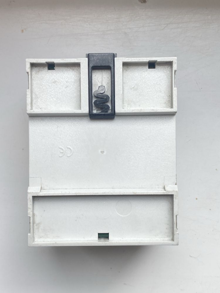 SCHNEIDER model PM9C Analizator/miernik  sieci  - Zdemontowany Sprawny