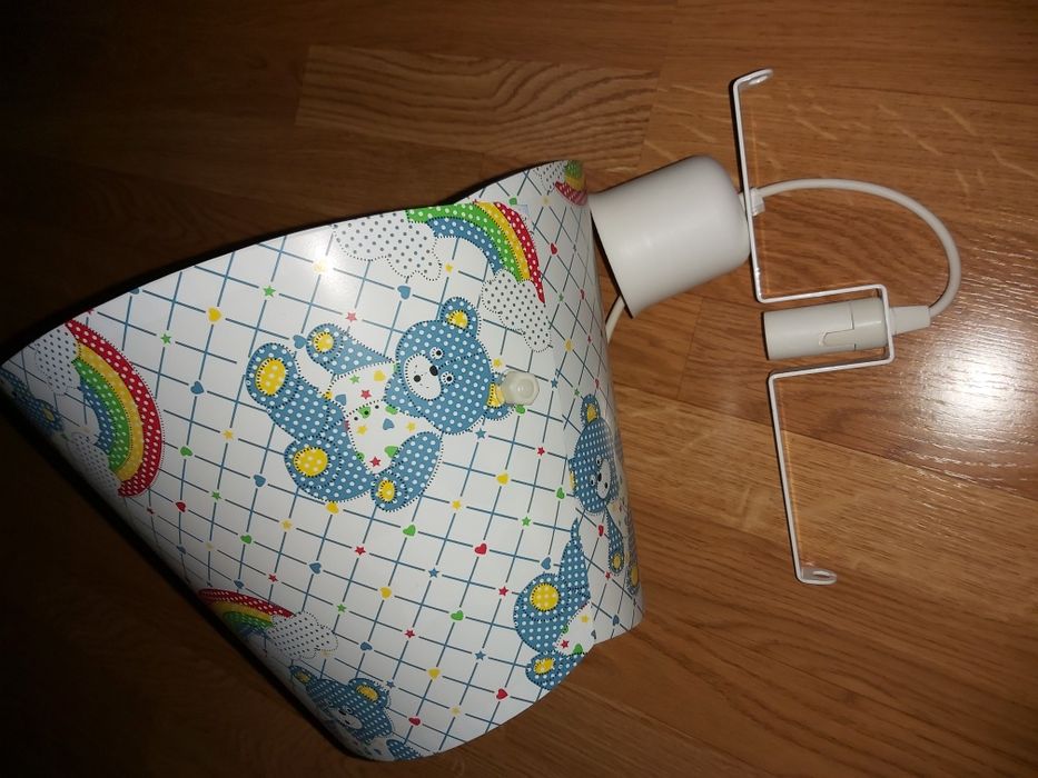 Candeeiro de teto para criança