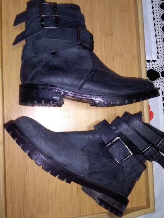 Botas jovem pele