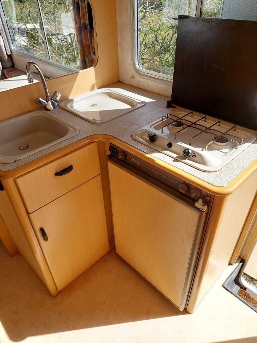 Vendo autocaravana Ford Challenger