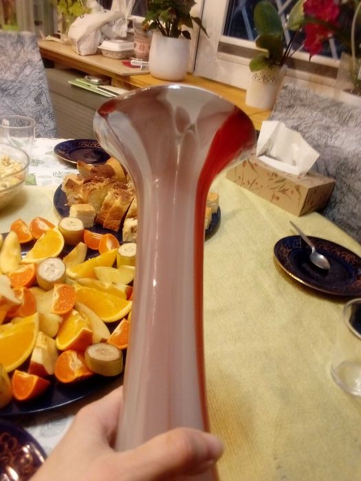 Duży z PRL ręcznie formowany wazon szklany barwiony masie tutti frutti