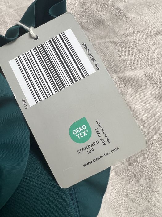 Купальник новий суцільний